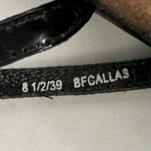 Brian Atwood Black Leather Flat Strappy Sandals Crystal Embellishments 8.5 / 39 - Picture 6 of 7